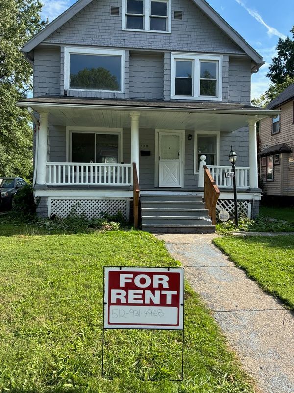 Building Photo - 14408 Elm Ave
