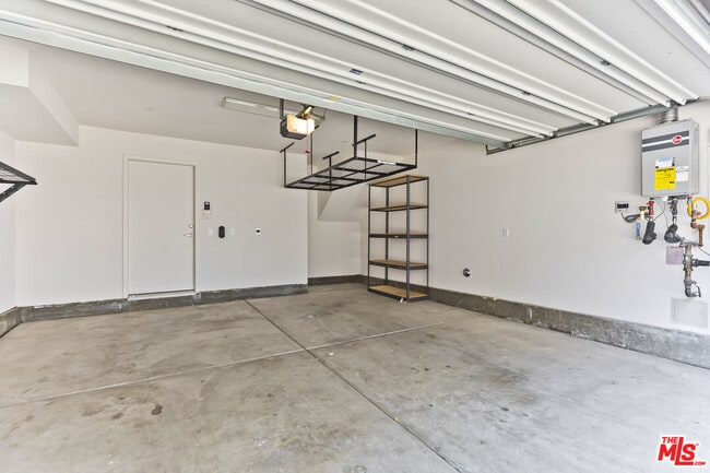 Building Photo - 2206 Fox Ln