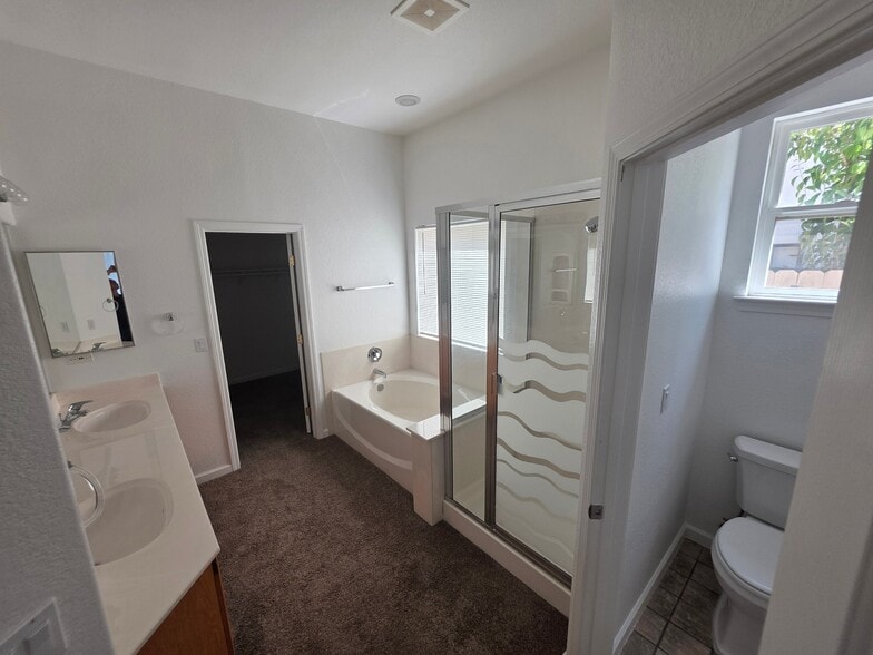Building Photo - 2271 Celtic Dr