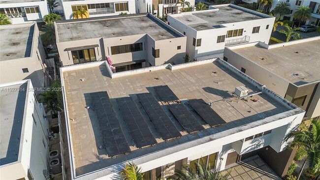 Building Photo - 7455 NW 103rd Pl