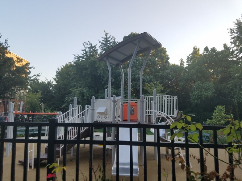 Ogden park near - 165 New York Ave