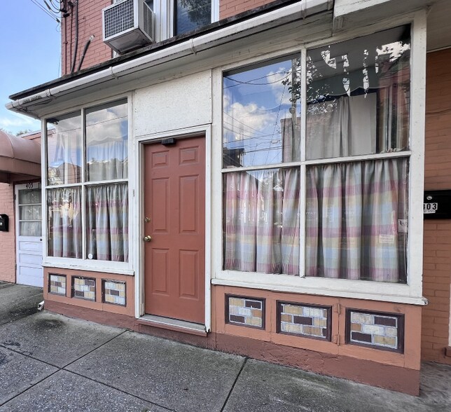 Primary Photo - 405 W Race St