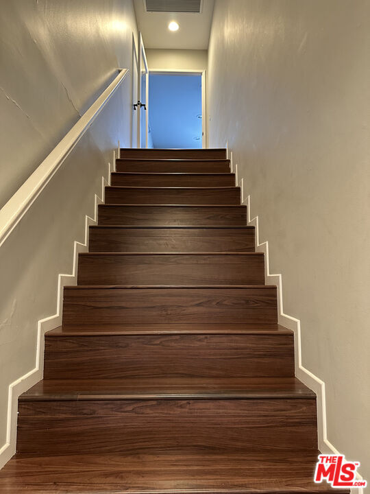 Building Photo - 135 Napoleon St