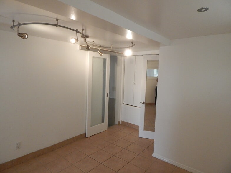 Bedroom with vie towards bathroom - 2278 Edendale Pl