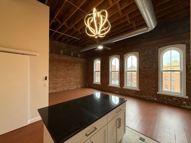 Building Photo - Bonnie Jean Flats