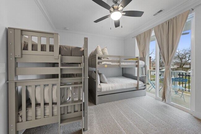 Building Photo - 127 E 8th Ave