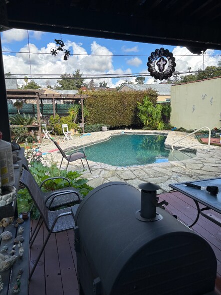 Building Photo - 2927 W Ross Ave