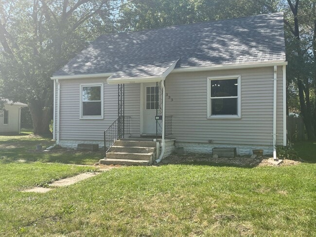 Building Photo - 2 bed, 1 bath home for rent in Waterloo