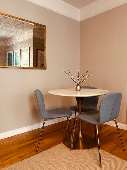 Building Photo - 779 Riverside Dr