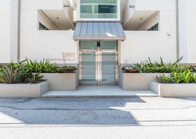 Entrance - 5205 Ocean Front Walk