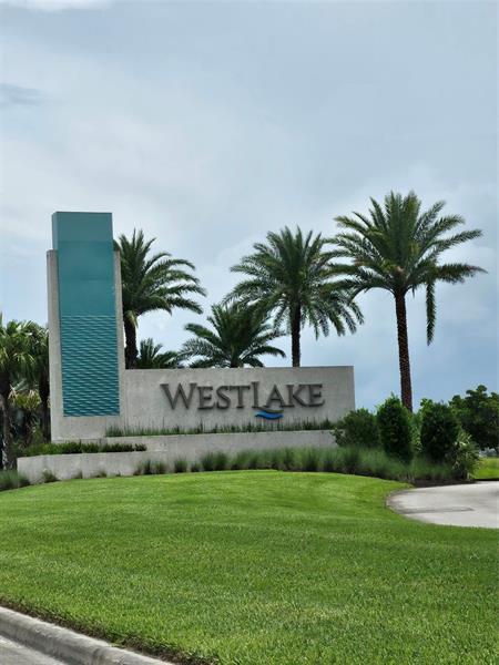 Building Photo - 4087 Longwood Lake Sq