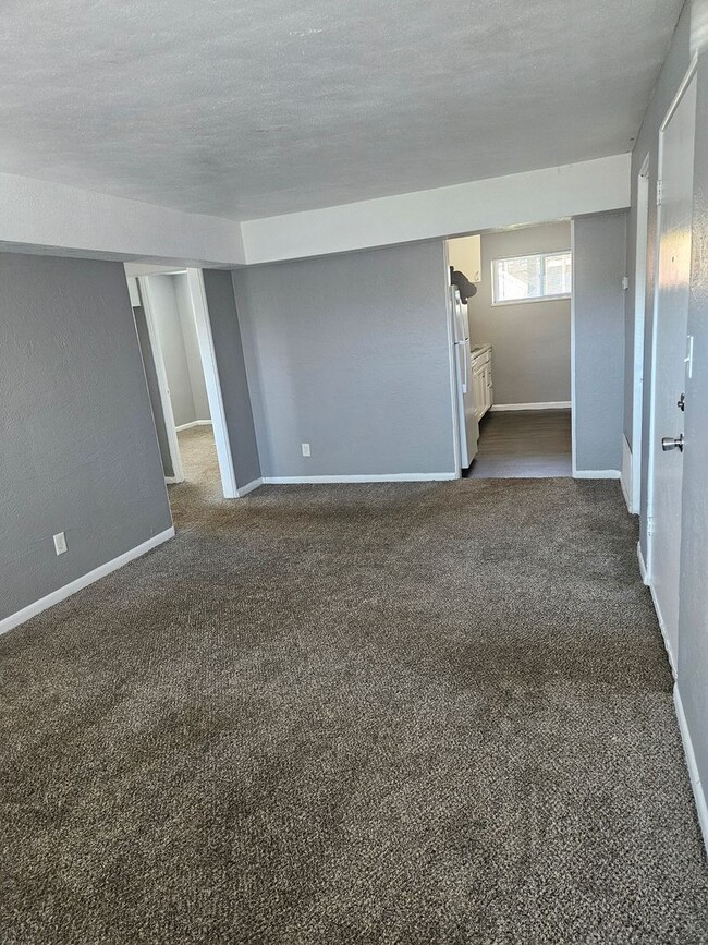 Building Photo - 1st floor apartment - PRICE DROP!!! $100 off