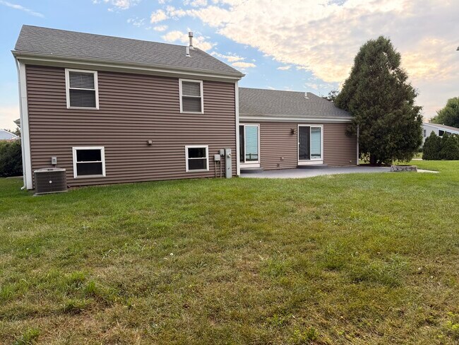 Building Photo - 700 Woodbine Ln