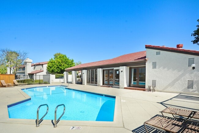 Building Photo - Stunning Upland Abode