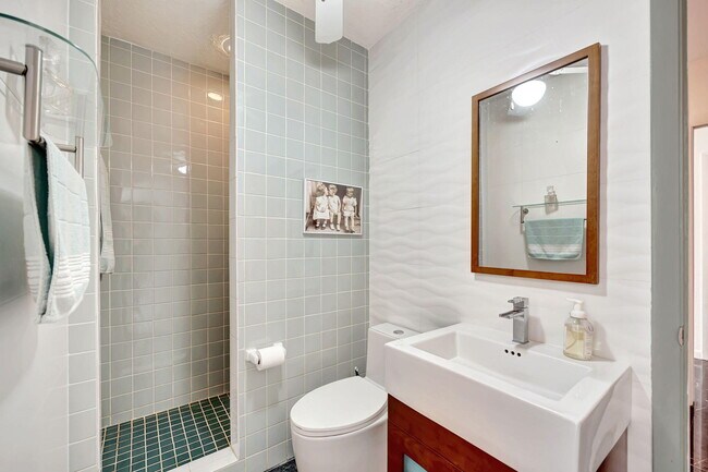 Building Photo - 9980 SW 83rd Ave