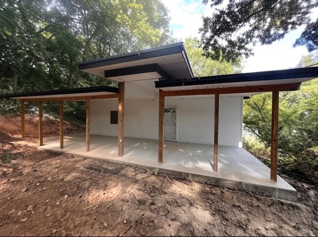 Building Photo - 814 Beaman Lake Rd