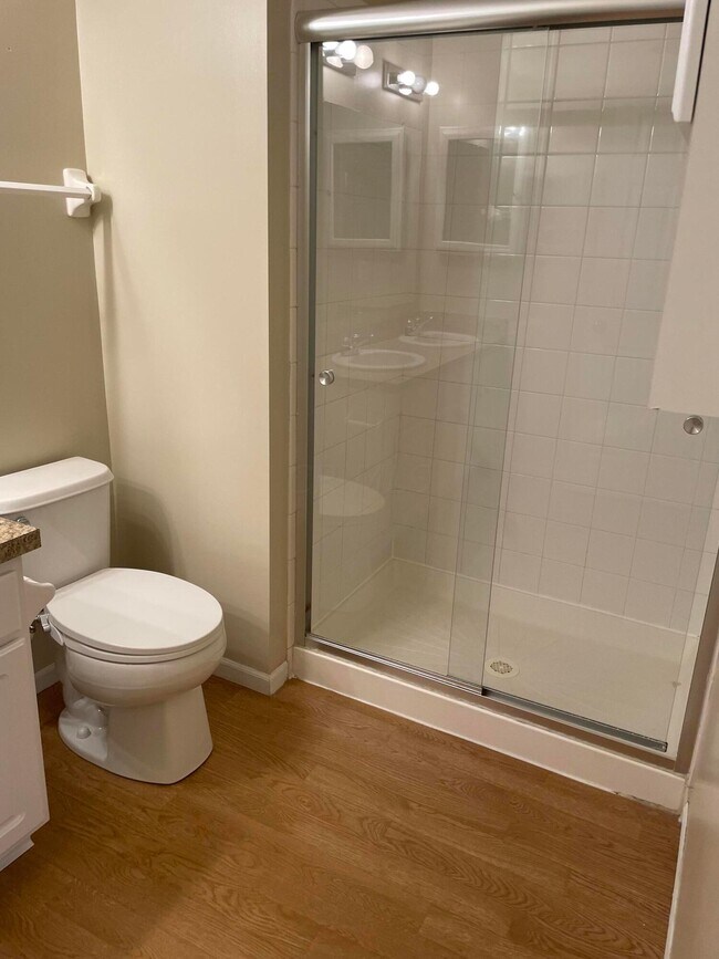 Building Photo - 5967 Canyon Creek Dr