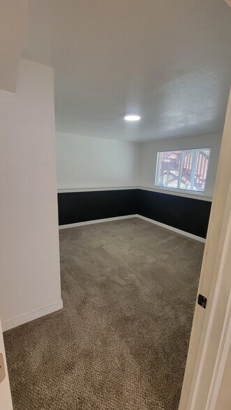 Building Photo - 1423 85th Dr NE