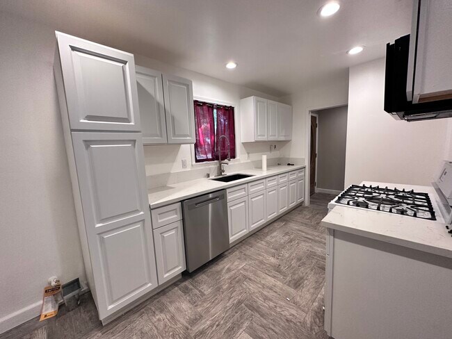 Building Photo - 45322 Saigon Ave