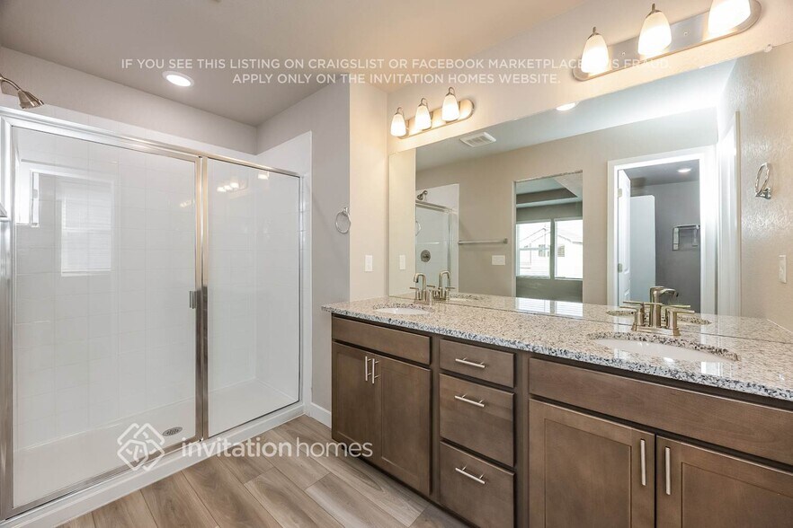 Building Photo - 13593 Arriba Dr