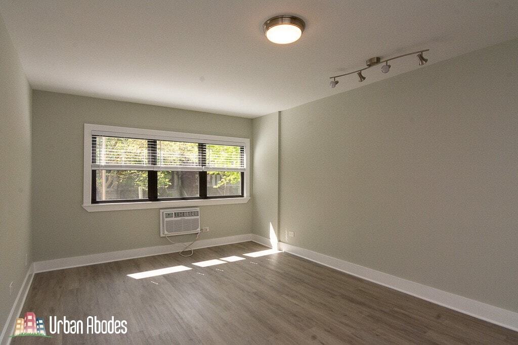 Building Photo - 1424 N Dearborn St