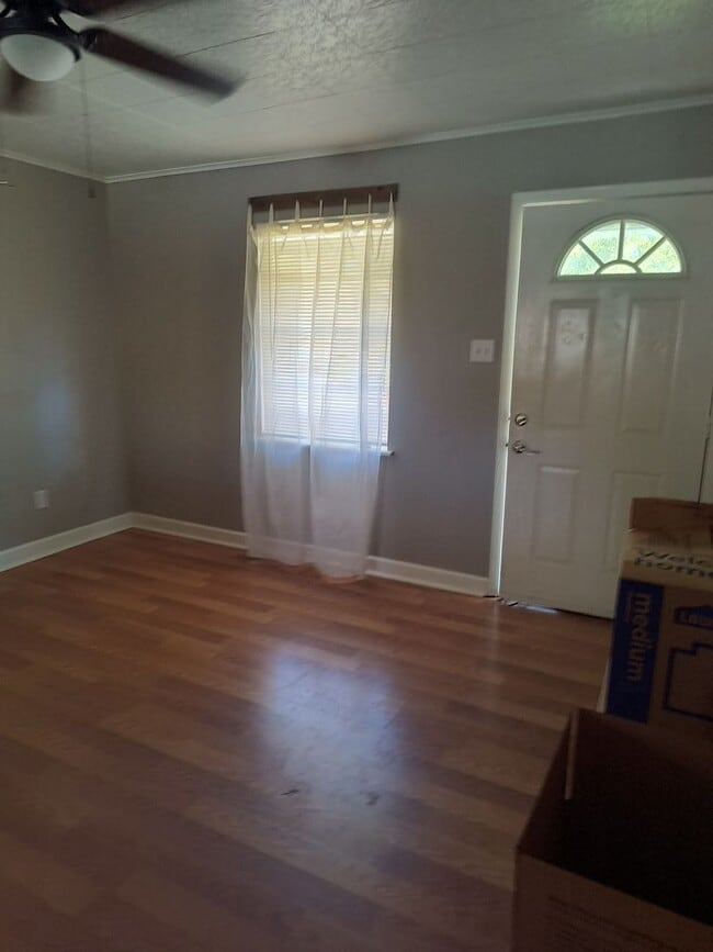 Building Photo - Single Family Home for Rent