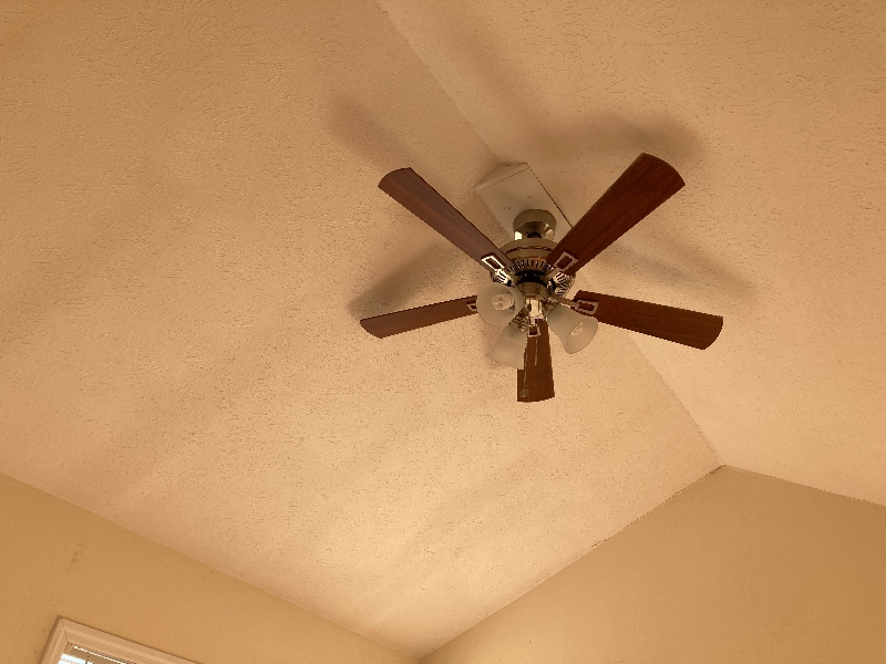 Building Photo - 608 Windcrest Dr