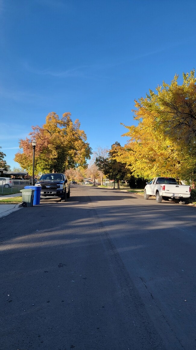 Building Photo - 1107 Topaz Dr