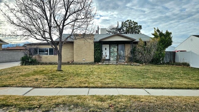 Building Photo - 3600 S 6505 W