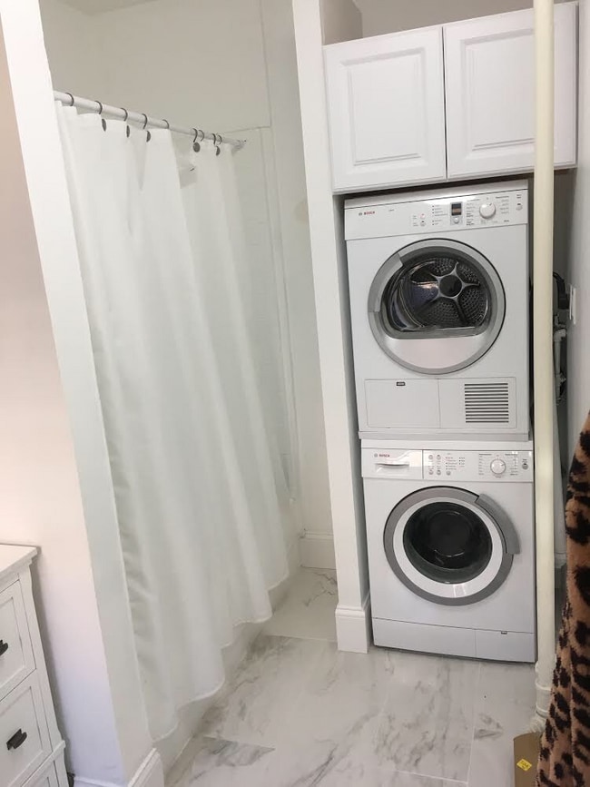 Building Photo - 918 Beacon St