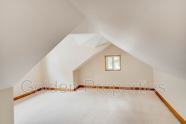 Building Photo - 406 S 14th St