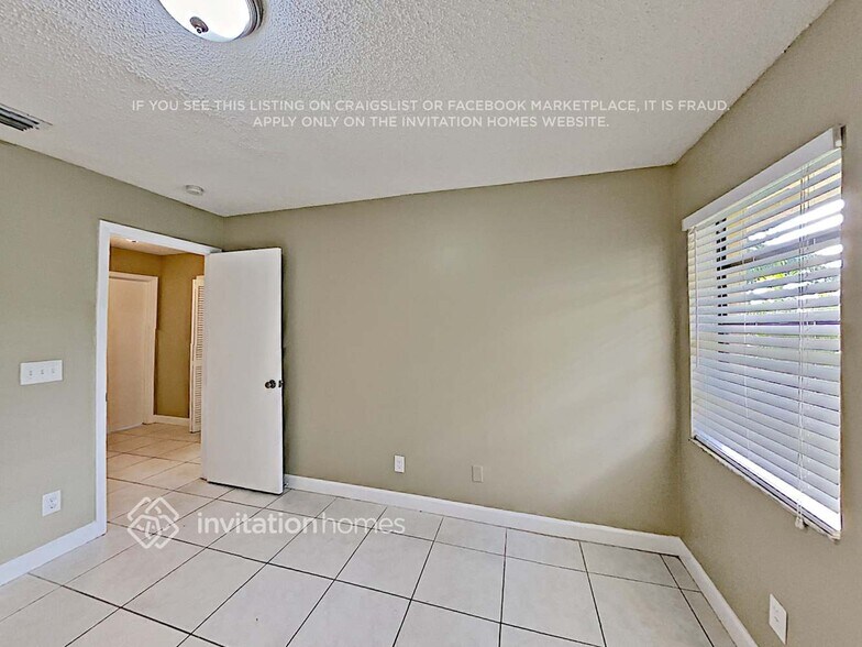 Building Photo - 8315 NW 80 St