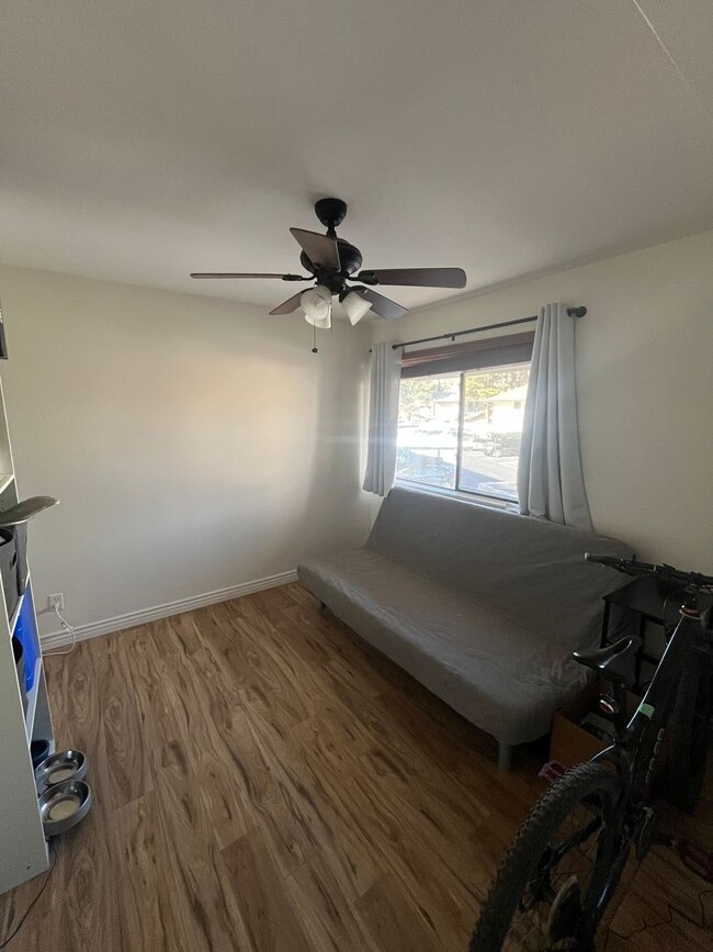 Building Photo - 2 Bed 2 bath CONDO Monthly rent Just lower...