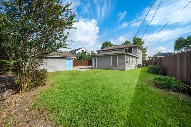 Building Photo - 3818 Southmore Blvd