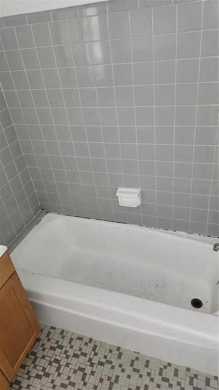 Building Photo - 1405 Ambassador Ave