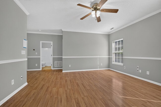 Building Photo - Charming 3-Bedroom Ranch in Avon!