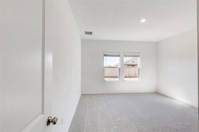 Building Photo - 102 Miglia St