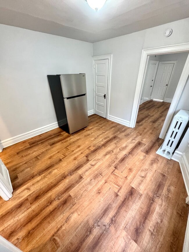 Building Photo - 1620-1/2 W Chew St