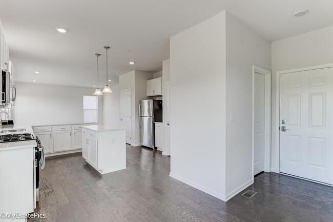 Building Photo - 2780 Riverview Ln