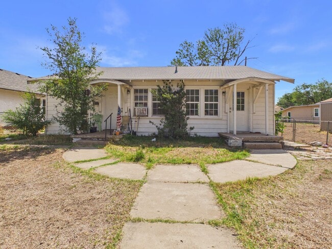Building Photo - 913 S Louisiana St