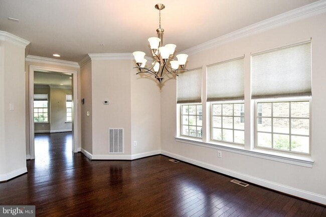 Building Photo - 810 Fair Winds Way