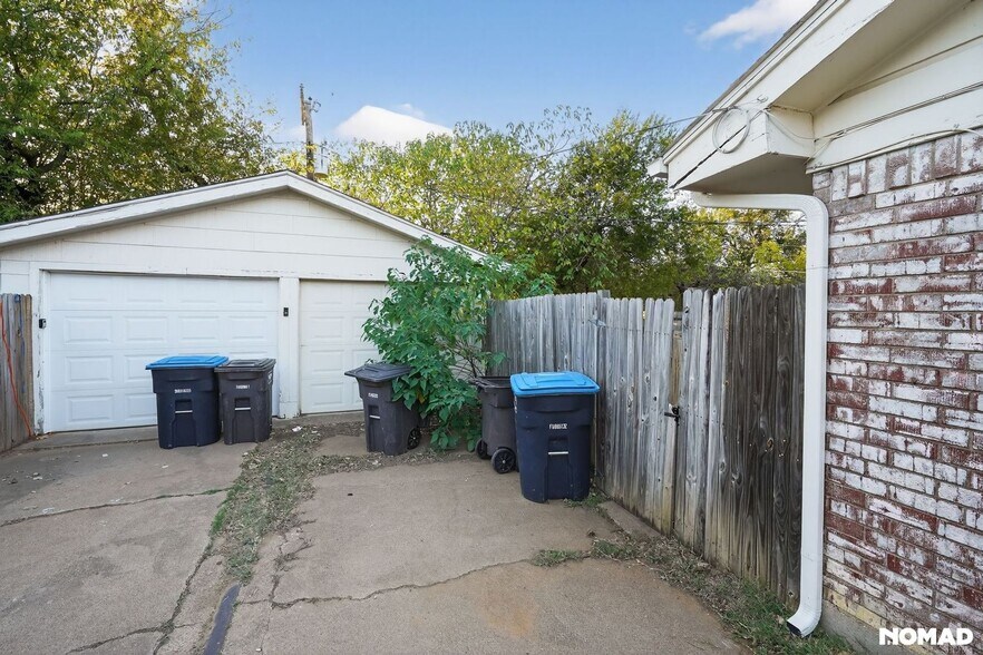 Building Photo - 2510 Normont Cir