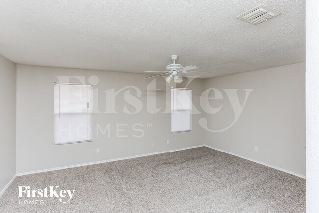 Building Photo - 8709 Saddle Ridge Cir