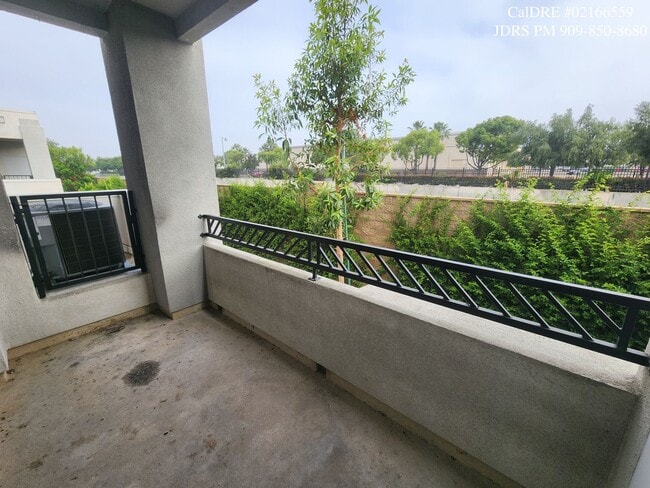 Building Photo - Upland 3 Bedroom Condo