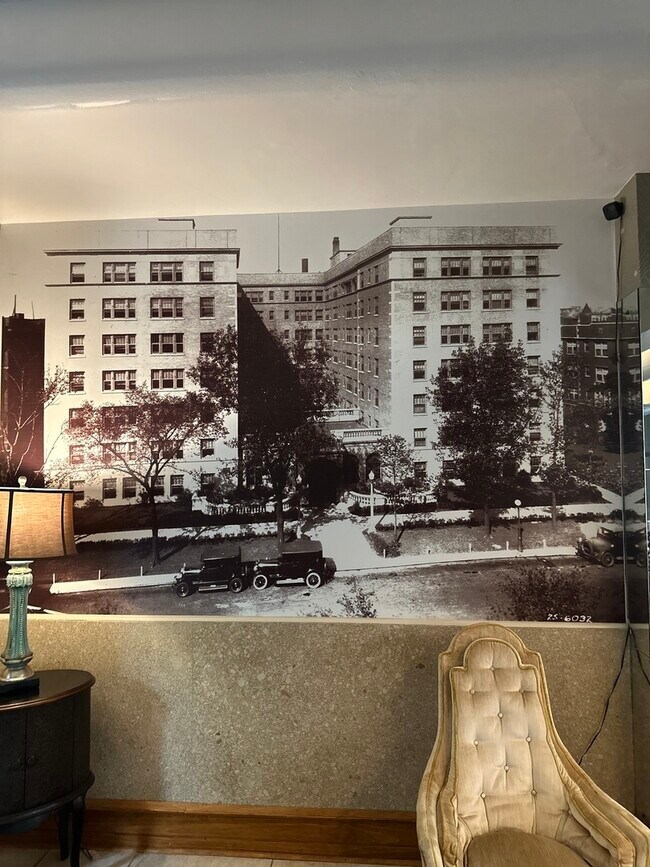 Building Photo - 5480 S Cornell Ave