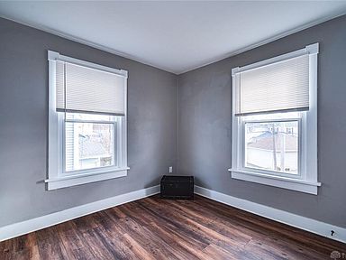 Rear Bed - 125 Linsan Ct