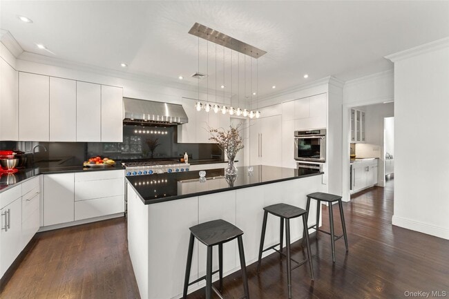 Building Photo - 20 Brookline Rd