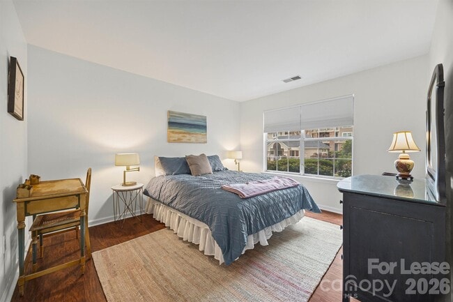 Building Photo - 5003 Sharon Rd