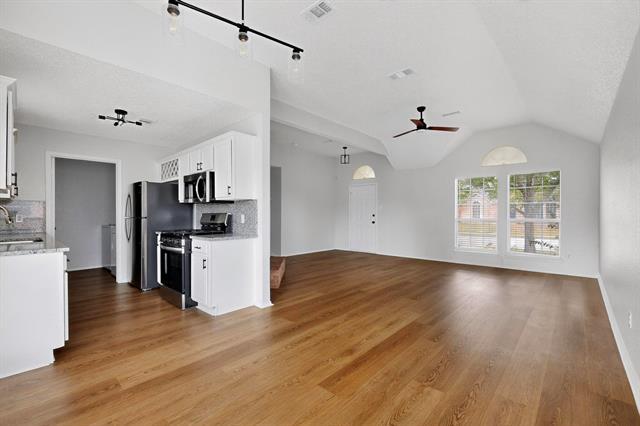 Building Photo - 2864 Hampshire Ln