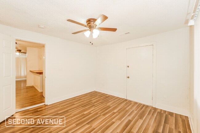 Building Photo - 4516 E 40th St